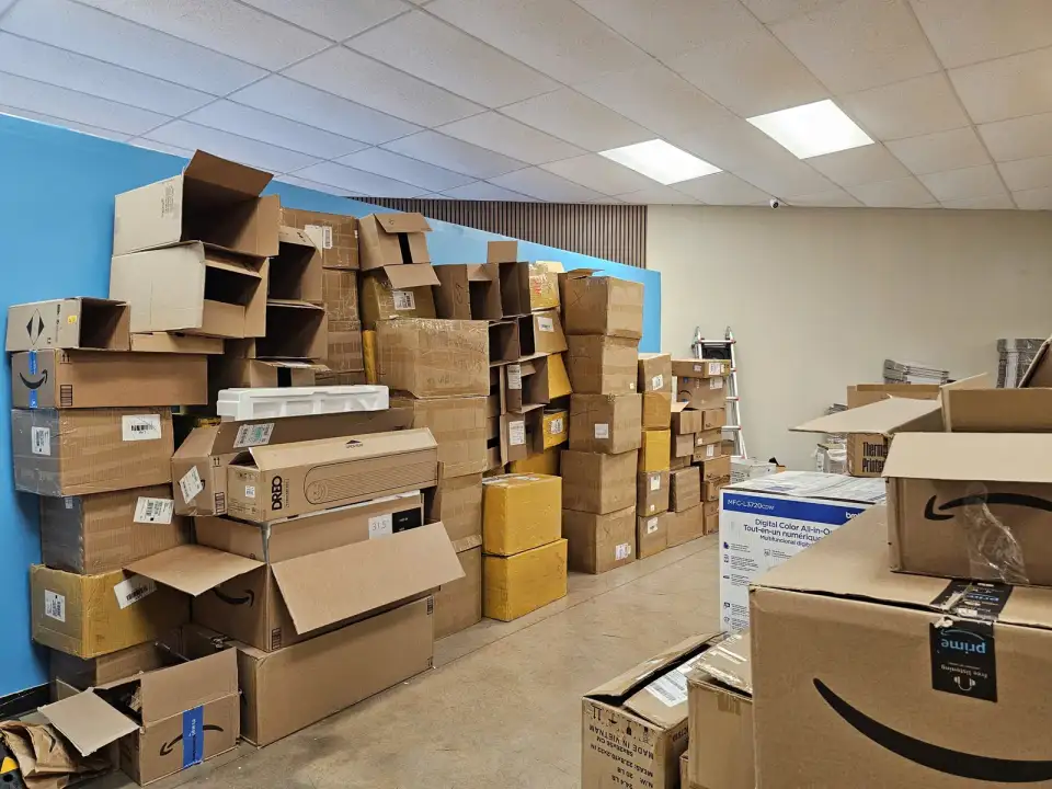 Các kiện hàng lưu tại kho SpeeGo Houston
